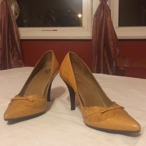 Mustard 2.5in heels!